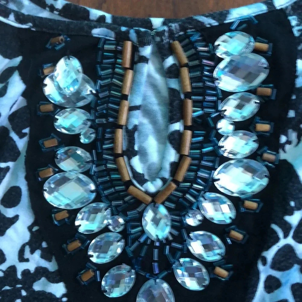Embellished tank - Picture 2 of 3